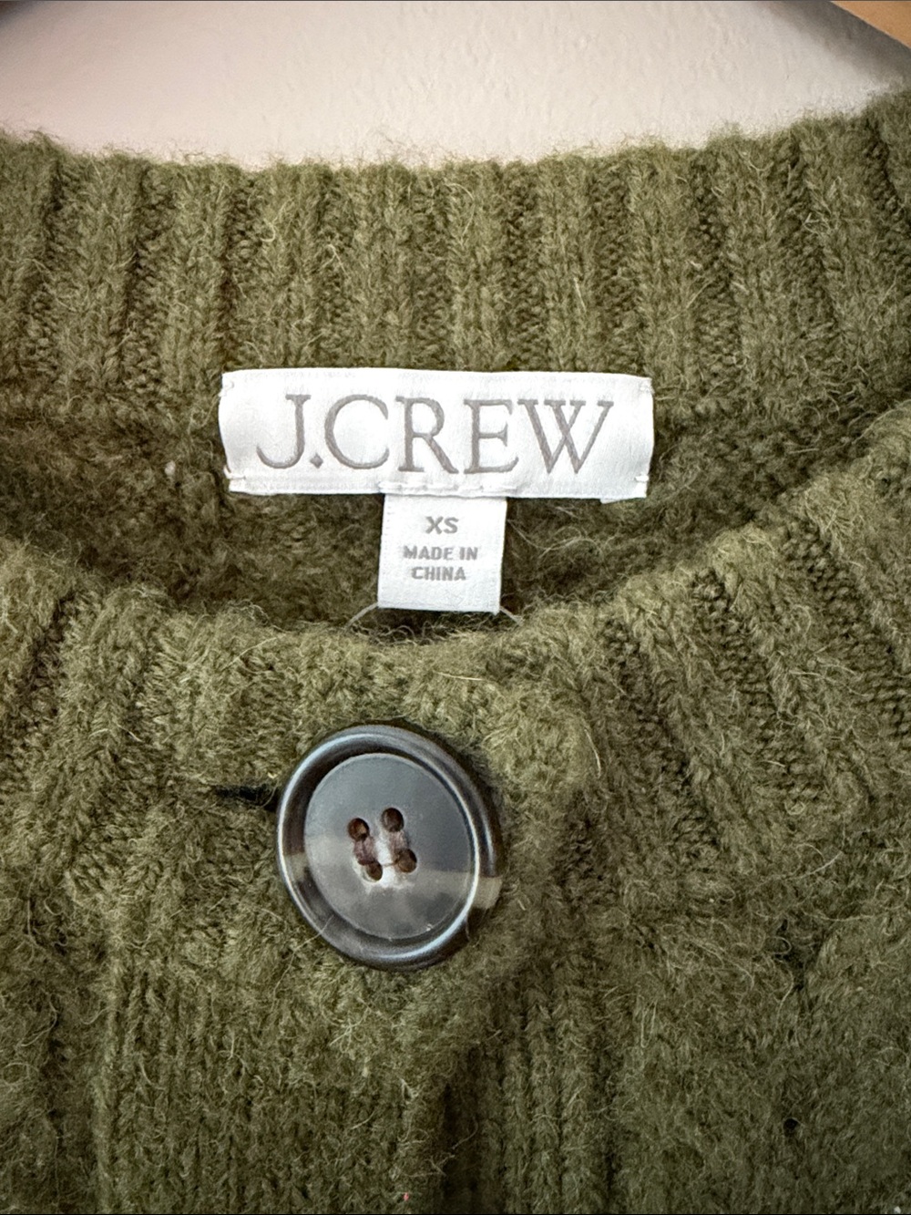 J. Crew Telaxed Cable Knit Button Down Cardigan Olive Green Size XS NWT Chunky - Picture 2 of 7